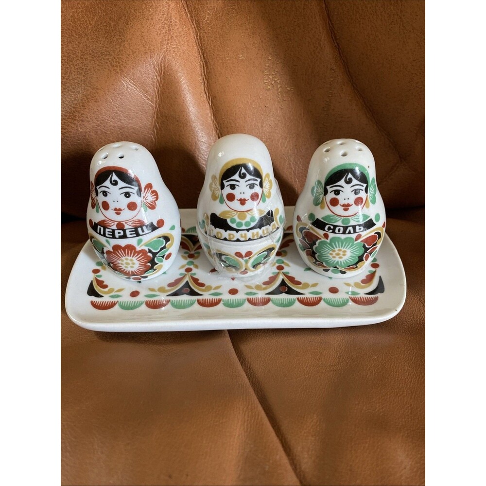 Vintage Russian USSR Nesting Doll Matryoshka Tray Decor Salt Pepper Shakers 70s